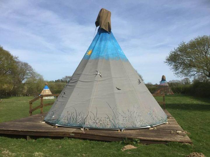 Big Sky Tipi Holidays Wartling Exteriör bild