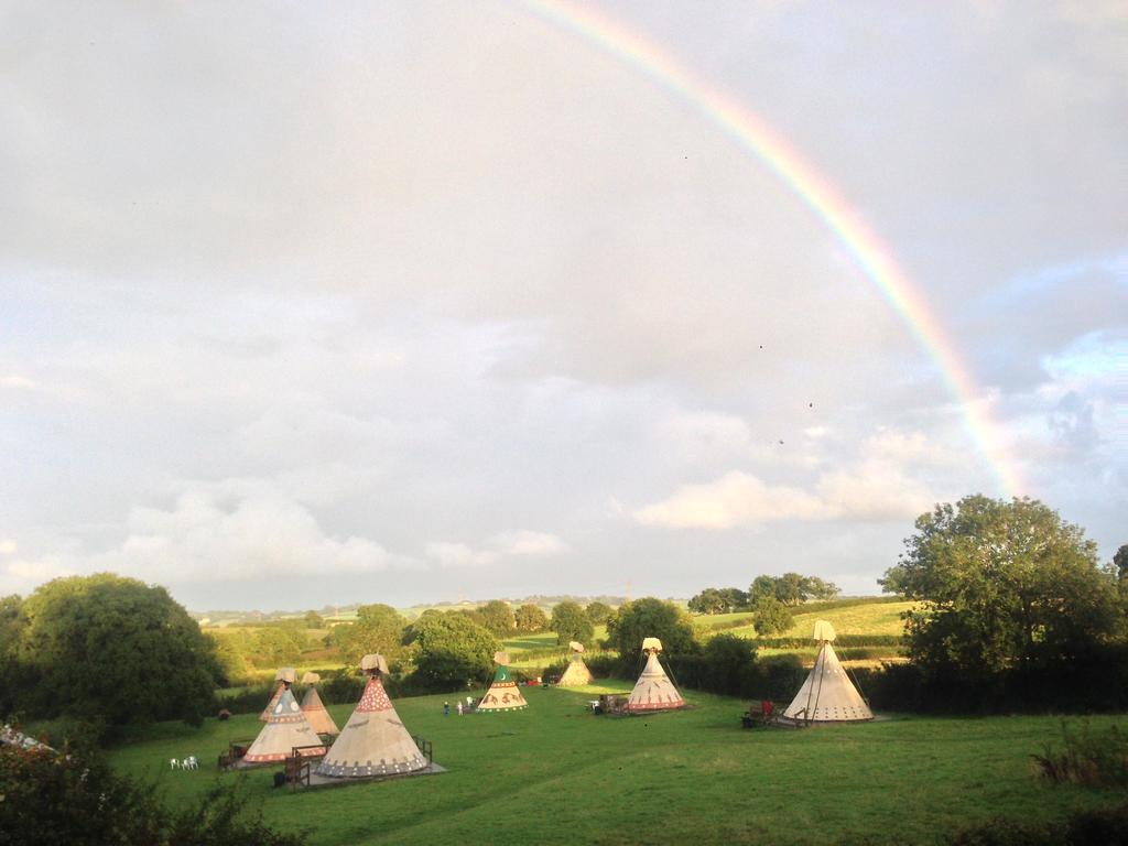 Big Sky Tipi Holidays Wartling Exteriör bild